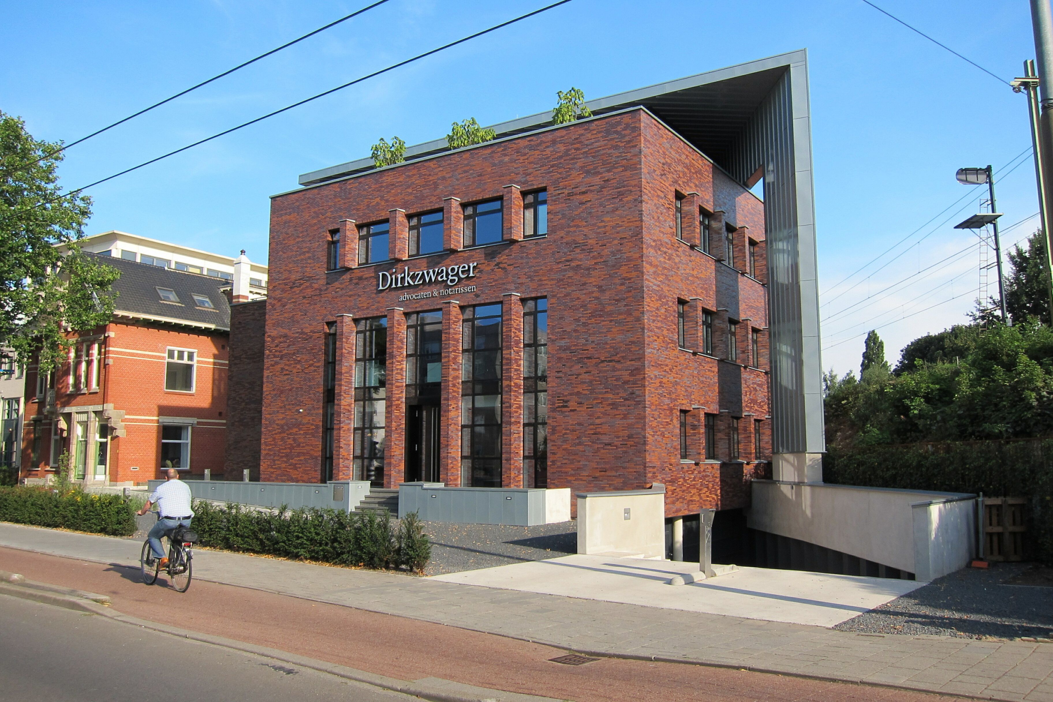 The new built headoffice of Dirkzwager advocaten en notarissen This building won the architecture publics price of the Arnhem people panoramio